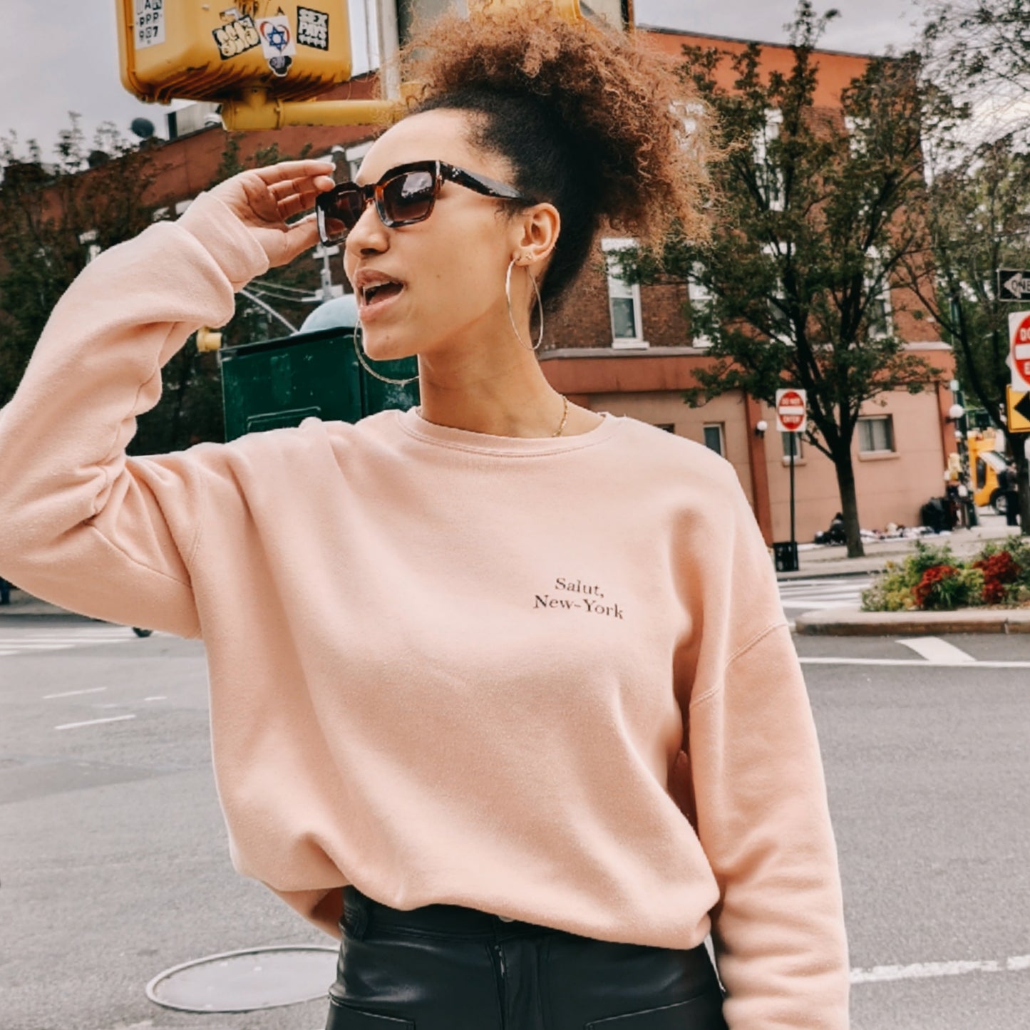 Salut NYC Wom Sweater
