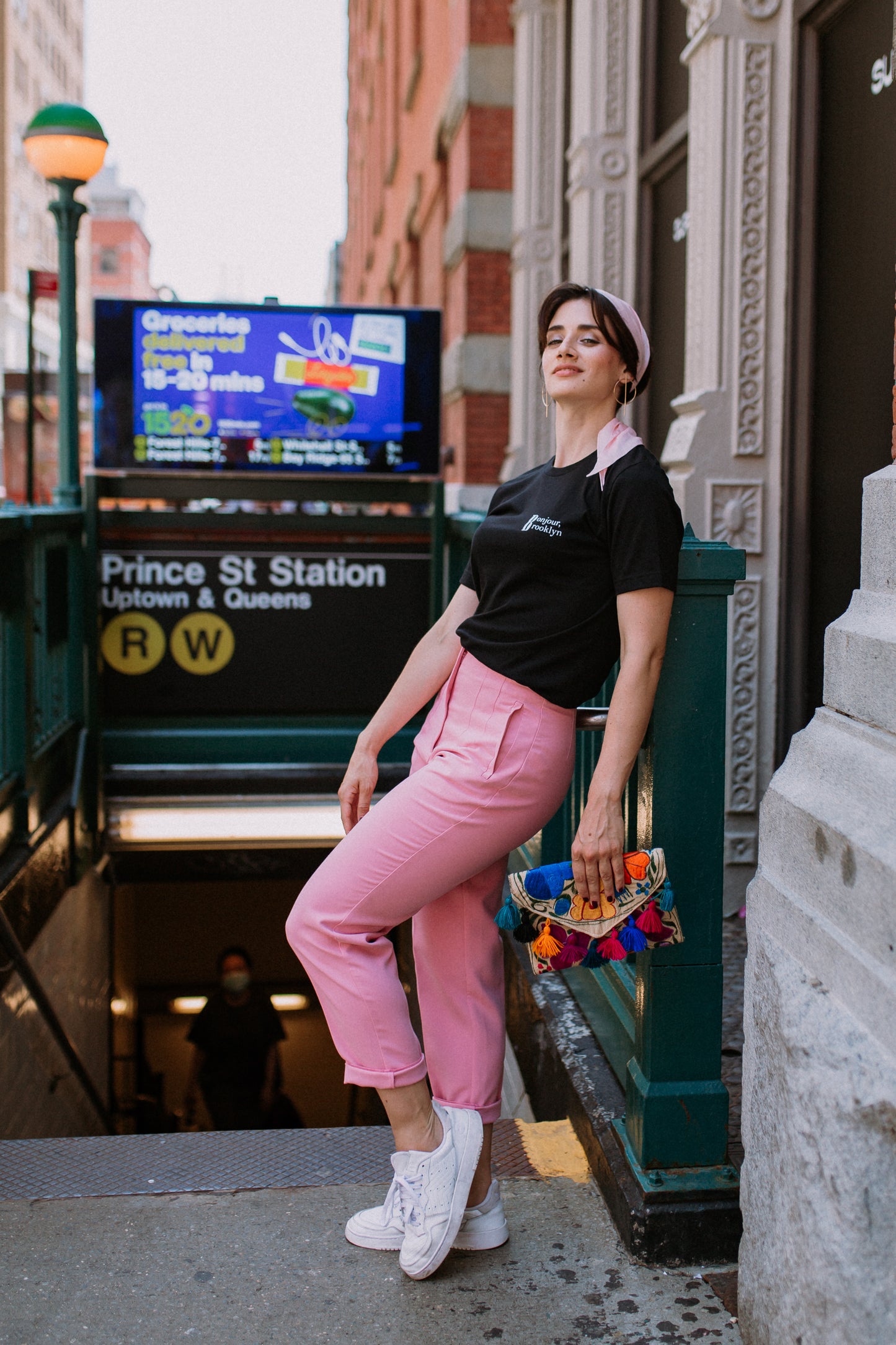 Tee Bonjour Brooklyn wom